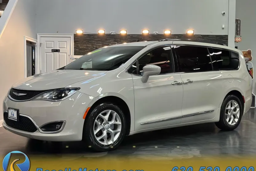 2019 Chrysler Pacifica Touring L 35th Anniversary photo 1