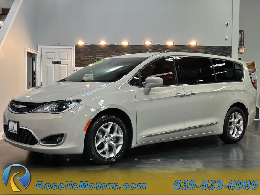 2019 Chrysler Pacifica Touring L 35th Anniversary photo 1