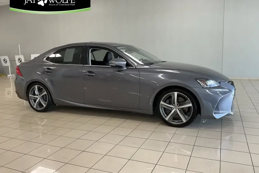 2017 Lexus IS 300 photo 1