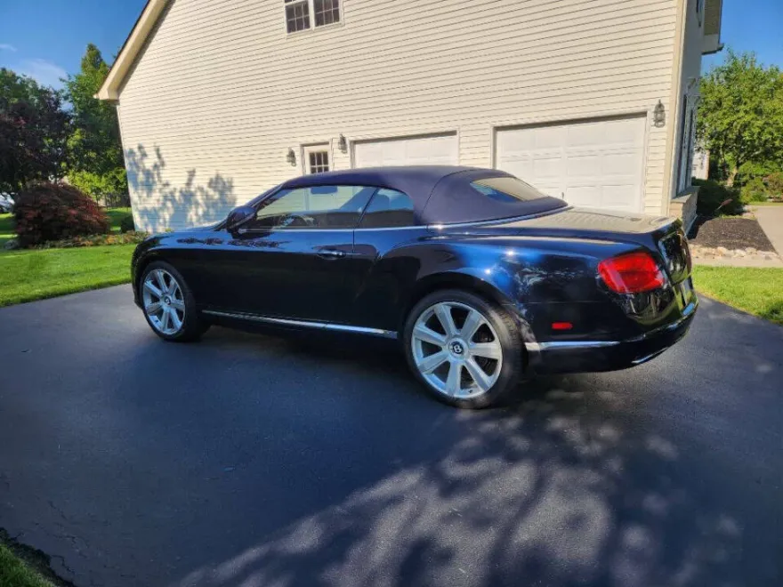 2013 Bentley Continental GTC photo 2