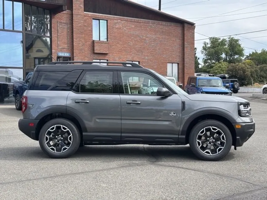 2025 Ford Bronco Sport Outer Banks photo 1
