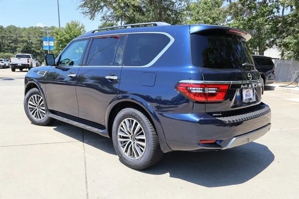 2023 Nissan Armada SL photo 1