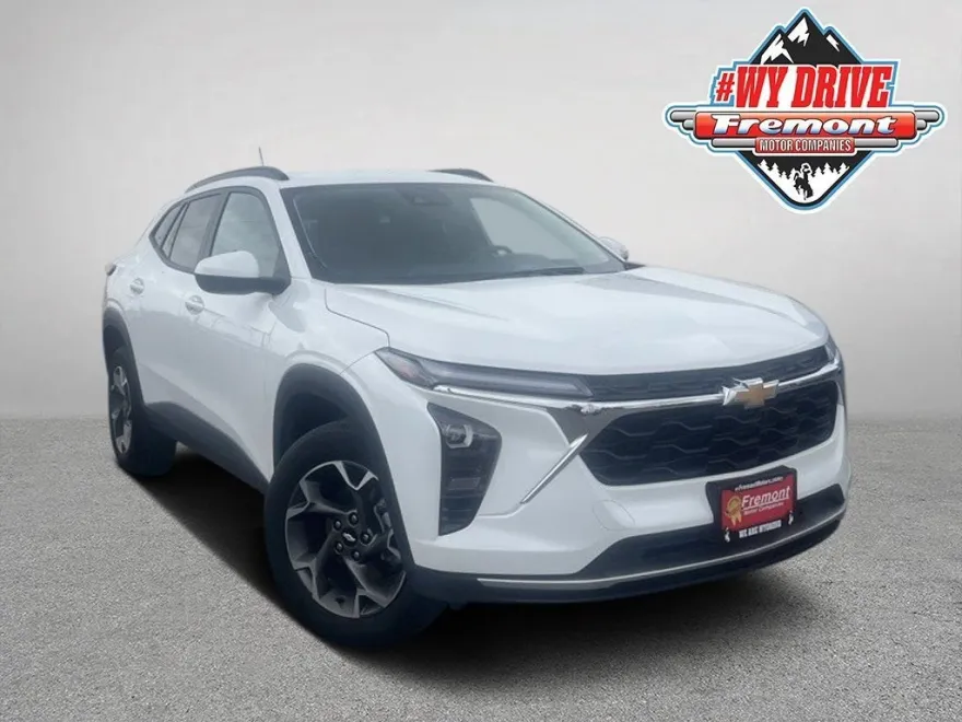 2024 Chevrolet Trax LT photo 1