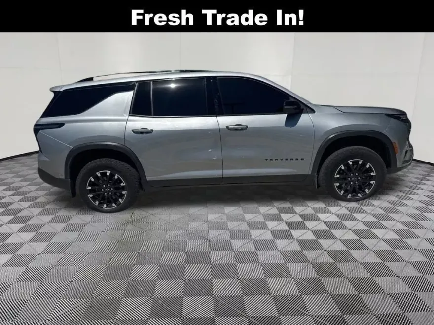 2024 Chevrolet Traverse Z71 photo 1