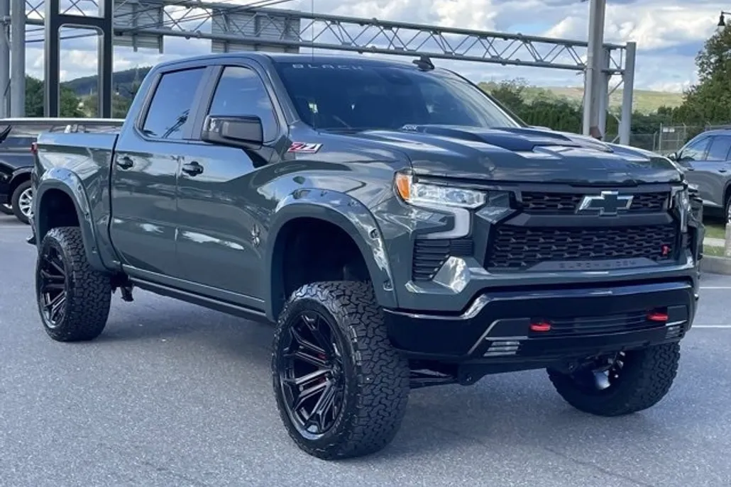 2025 Chevrolet Silverado 1500 LT Trail Boss photo 1