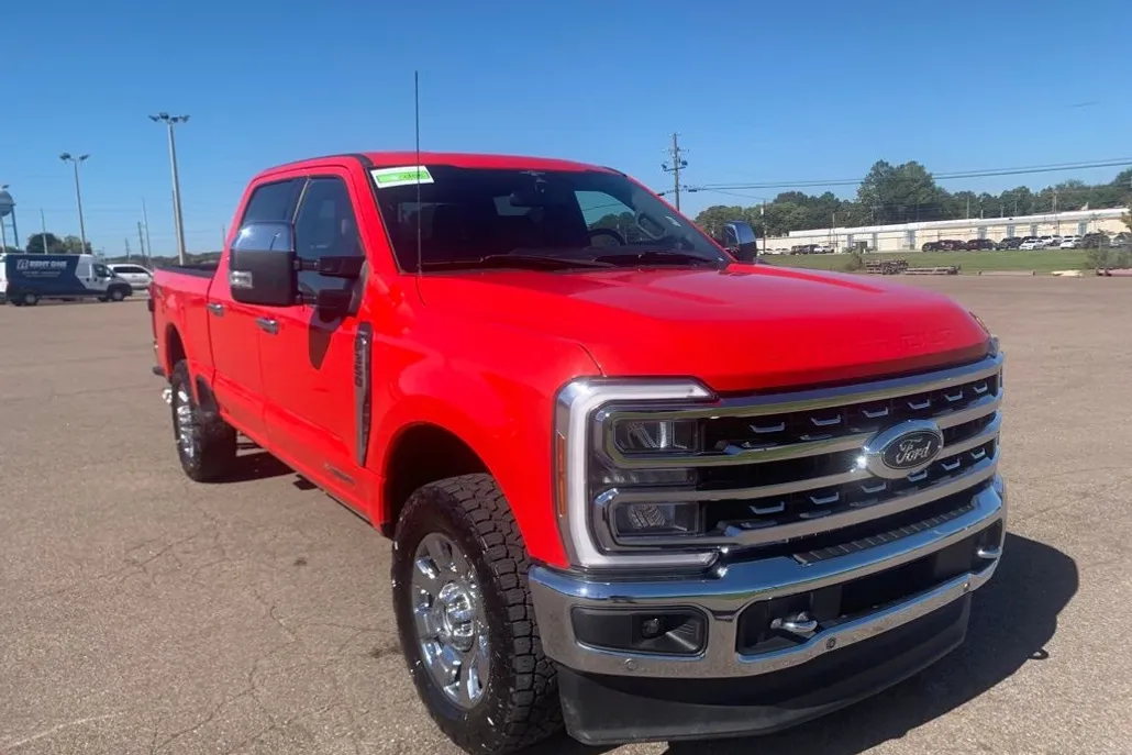 2023 Ford F-350 photo 1