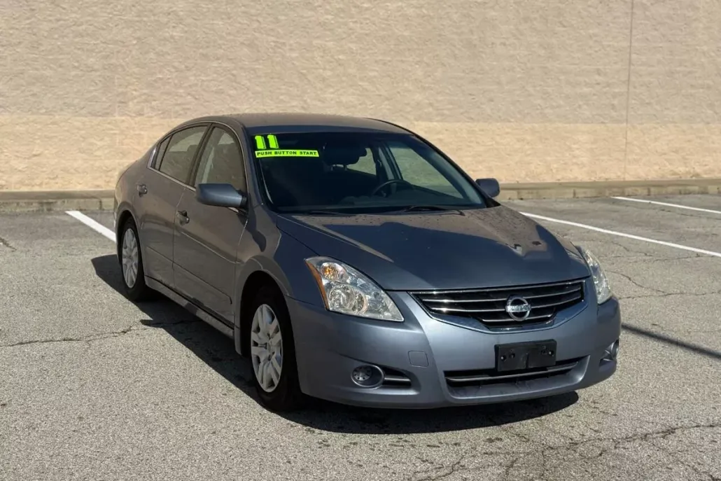2011 Nissan Altima 2.5 photo 1