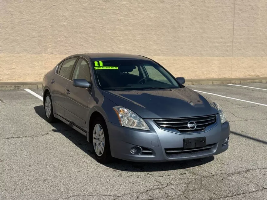 2011 Nissan Altima 2.5 photo 1