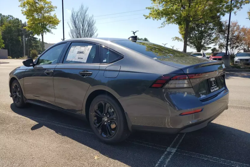 2025 Honda Accord SE photo 1