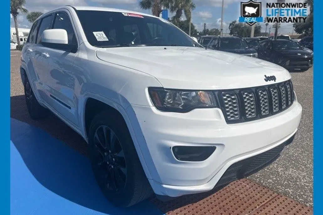 2022 Jeep Grand Cherokee Laredo X SE Altitude photo 1