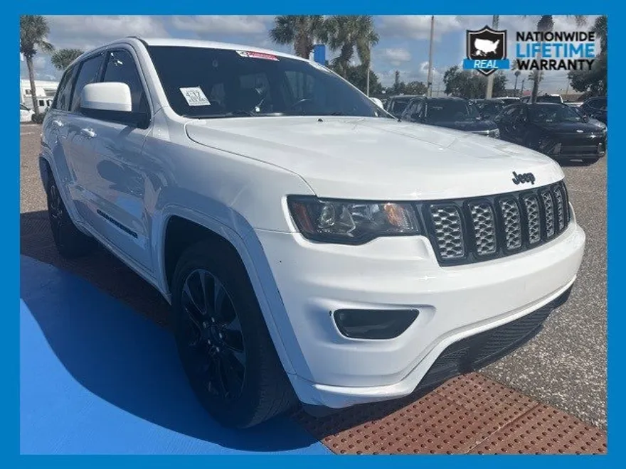 2022 Jeep Grand Cherokee Laredo X SE Altitude photo 1