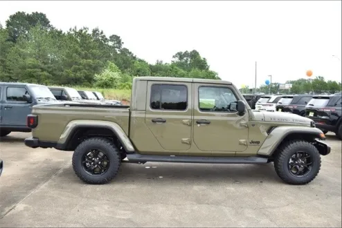 2025 Jeep Gladiator Texas Trail photo 2