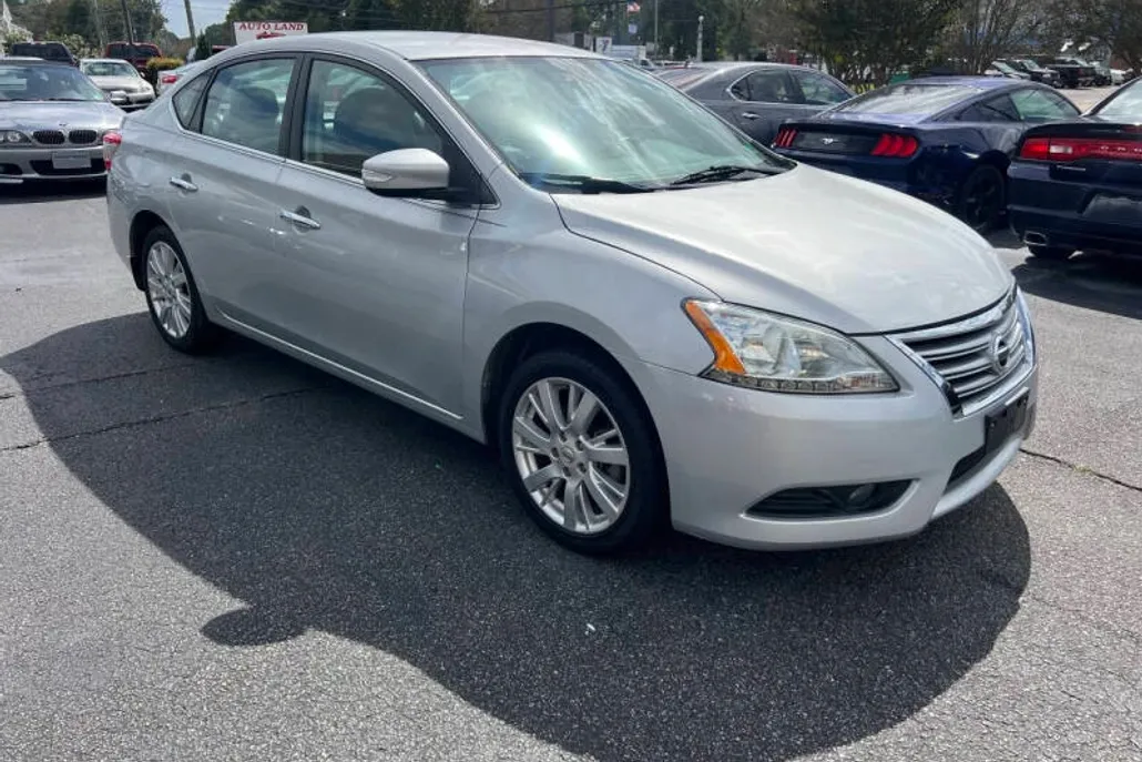 2015 Nissan Sentra SL photo 1