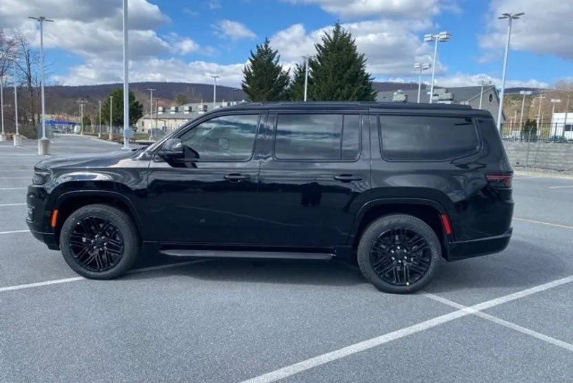 2025 Jeep Wagoneer Series II photo 1