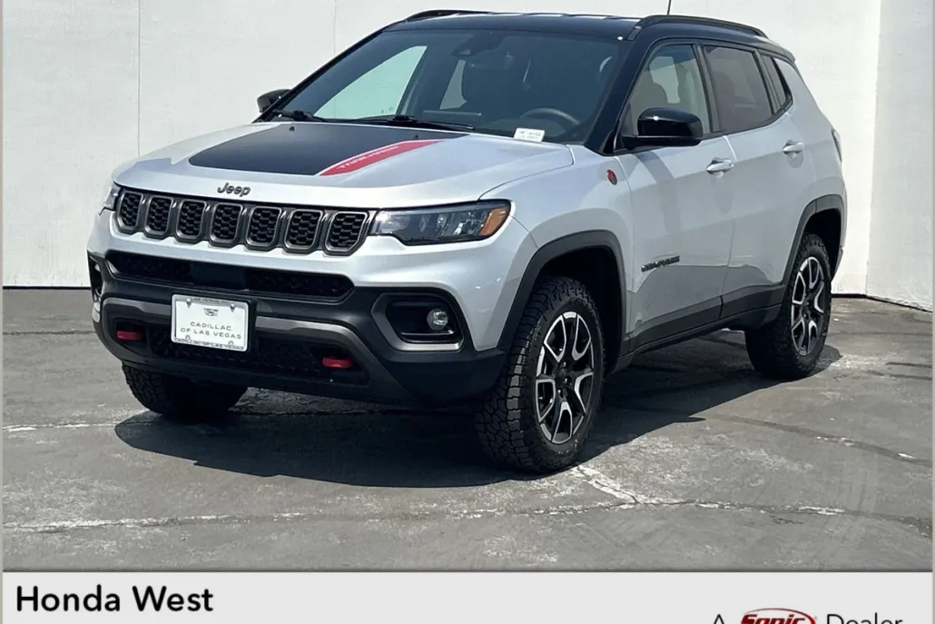 2024 Jeep Compass Trailhawk photo 1