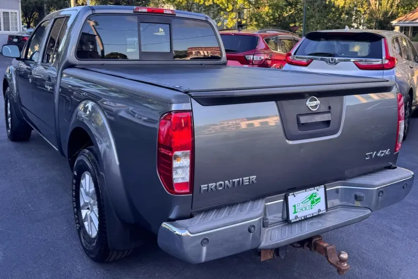 2016 Nissan Frontier Crew Cab SV photo 1