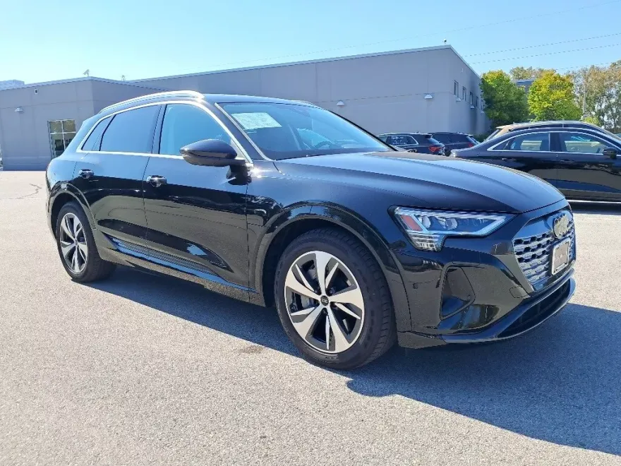 2024 Audi Q8 E-tron Premium Plus photo 1