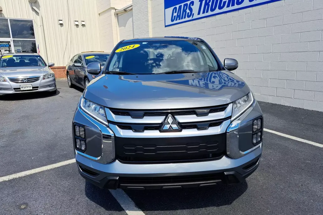 2024 Mitsubishi Outlander Sport SE photo 1