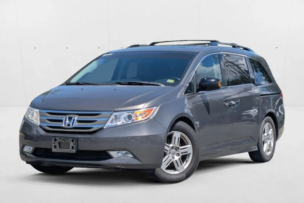 2012 Honda Odyssey Touring photo 1