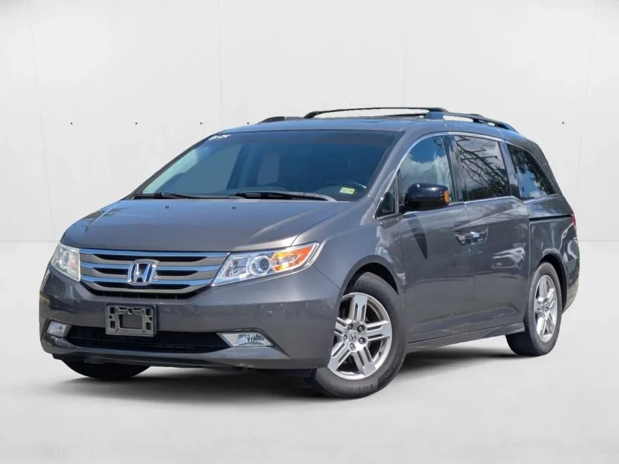 2012 Honda Odyssey Touring photo 1