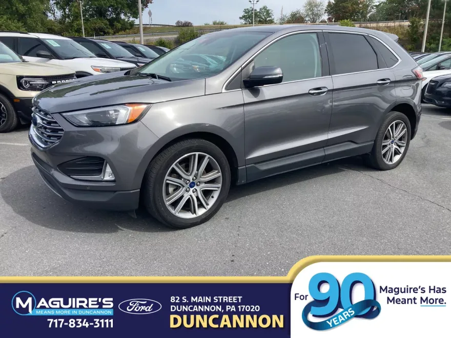 2022 Ford Edge Titanium photo 1