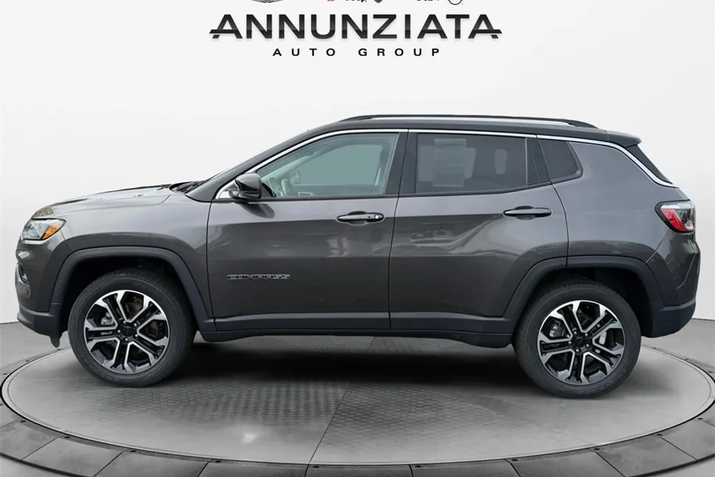 2022 Jeep Compass Limited photo 1