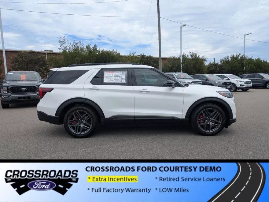 2025 Ford Explorer ST photo 1