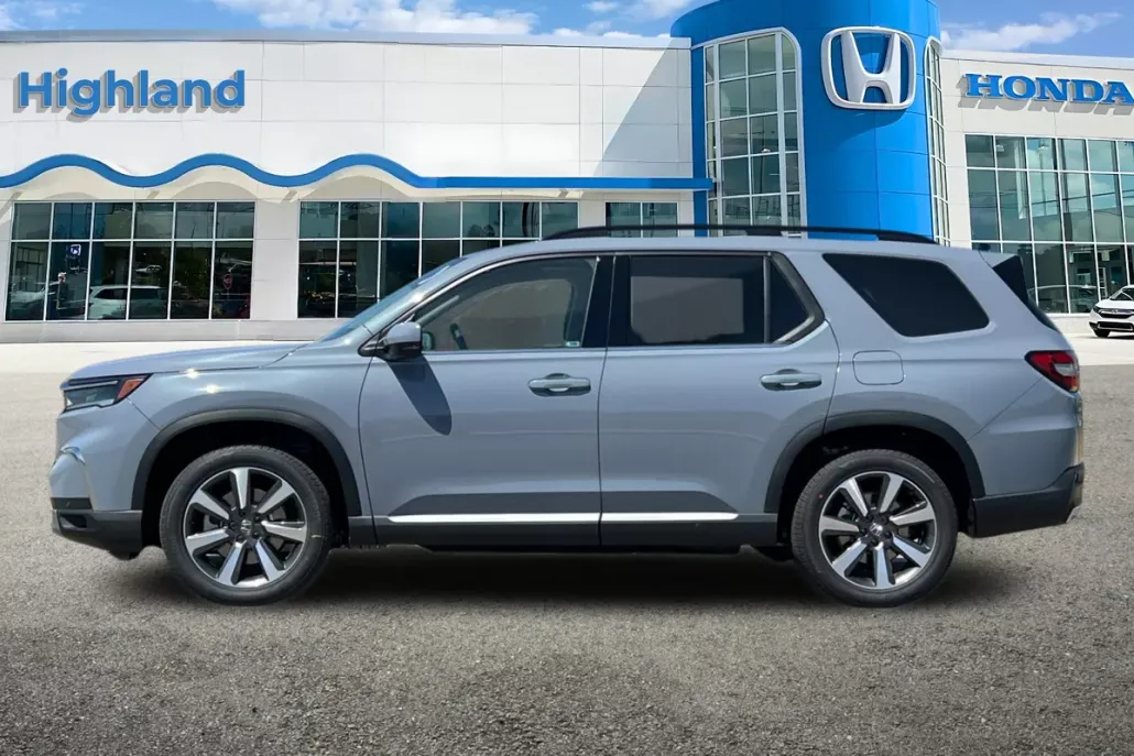 2025 Honda Pilot Touring photo 1