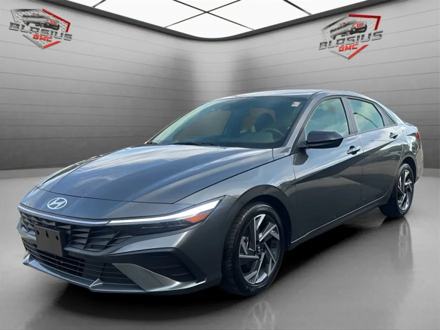 2025 Hyundai Elantra SEL Sport photo 1