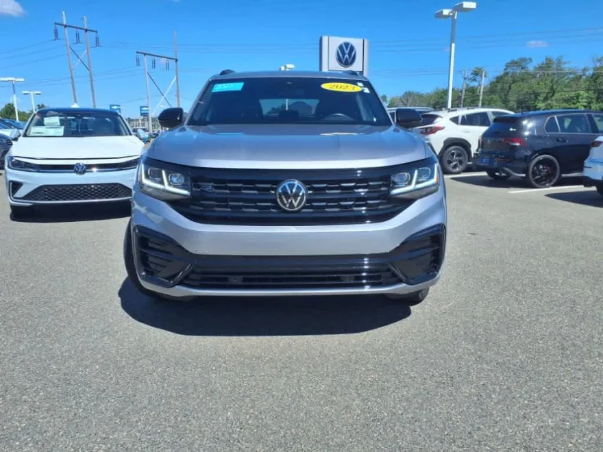 2023 Volkswagen Atlas Cross Sport SEL R-Line photo 1