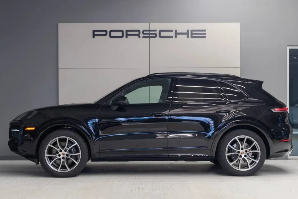 2025 Porsche Cayenne photo 1