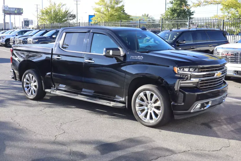 2020 Chevrolet Silverado High Country photo 1
