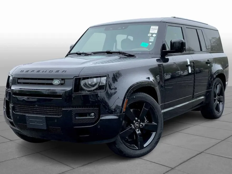 2025 Land Rover Defender 130 V8 photo 1