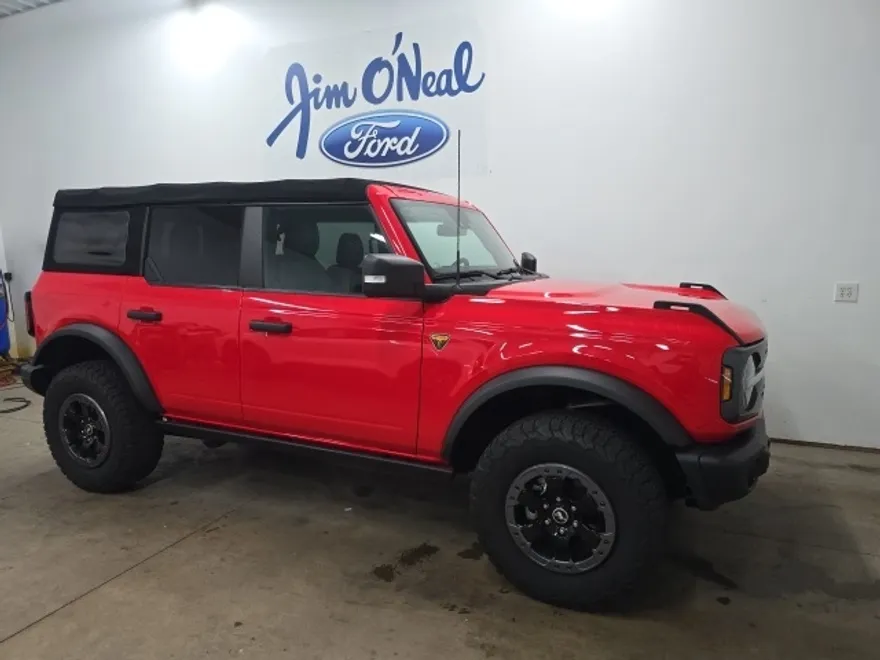2022 Ford Bronco Badlands photo 1