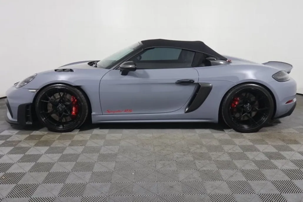 2024 Porsche Boxster Spyder photo 1