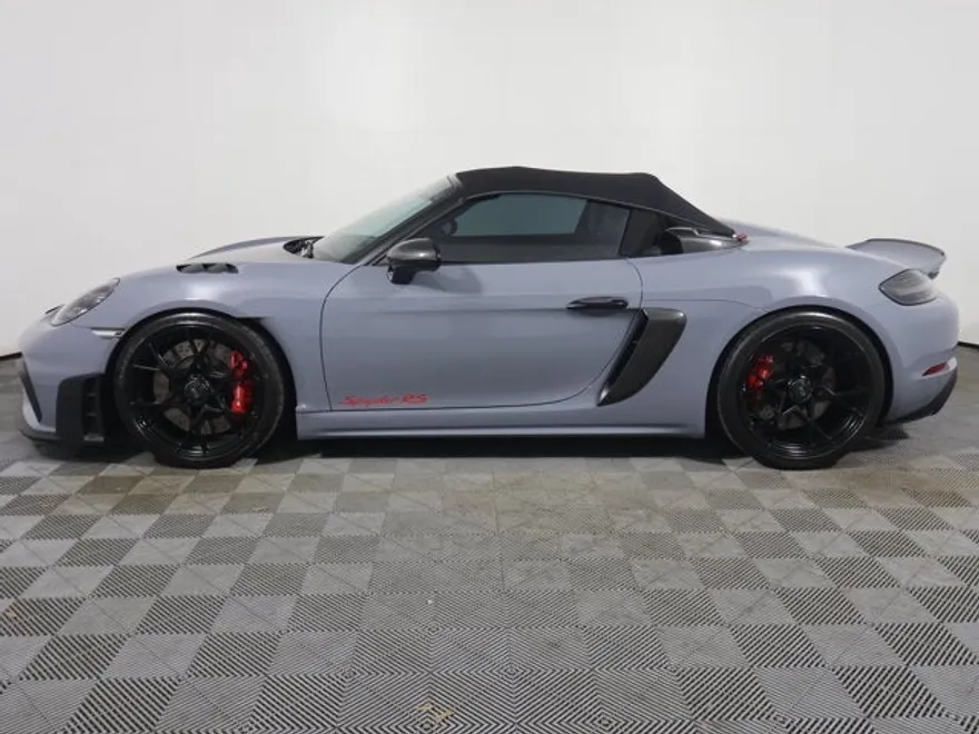 2024 Porsche Boxster Spyder photo 1