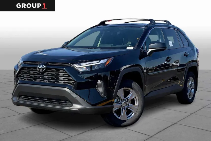 2025 Toyota RAV4 Hybrid LE photo 1