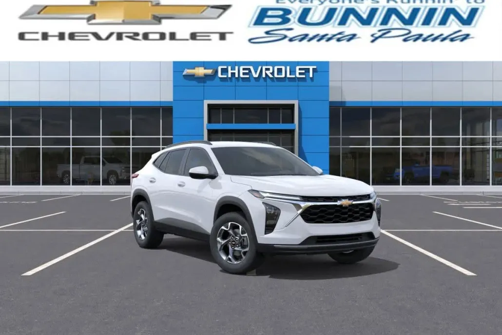 2025 Chevrolet Trax LT photo 1