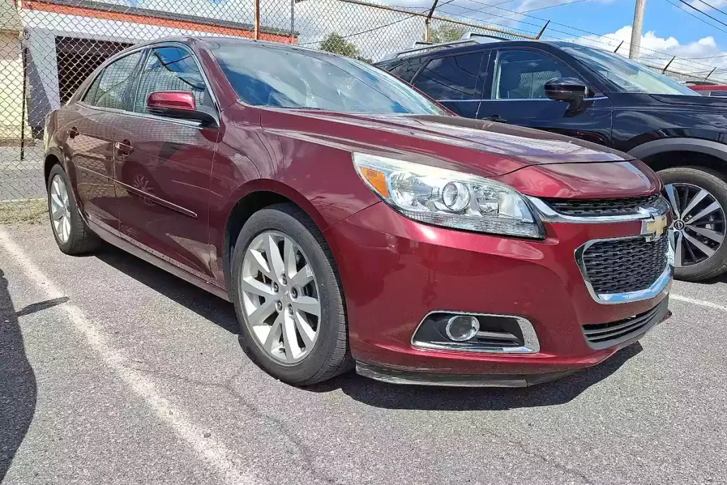 2015 Chevrolet Malibu 2LT photo 1