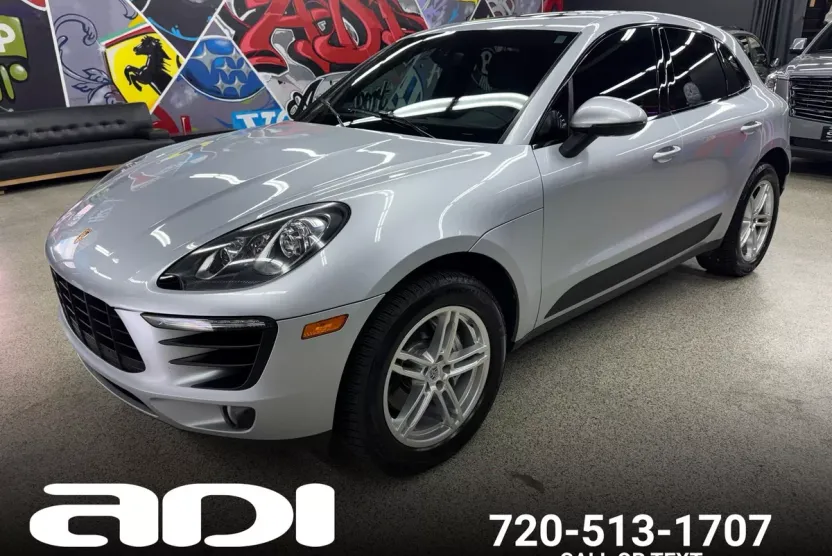 2016 Porsche Macan S photo 1