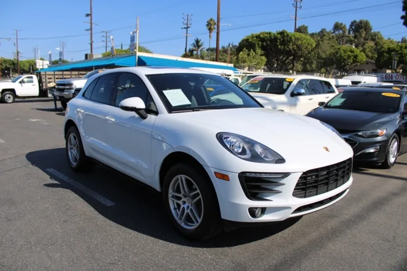 2018 Porsche Macan photo 1