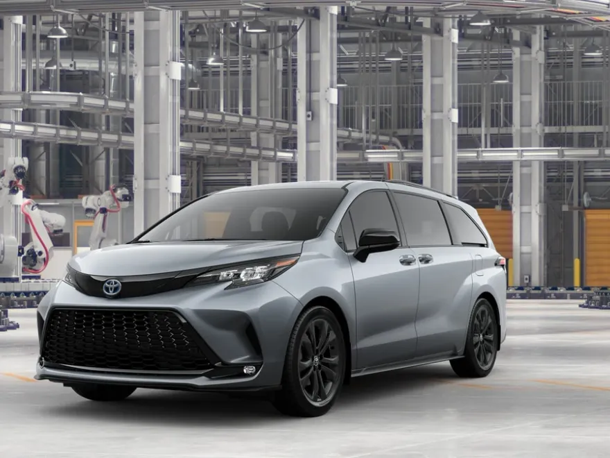 2025 Toyota Sienna XSE photo 1