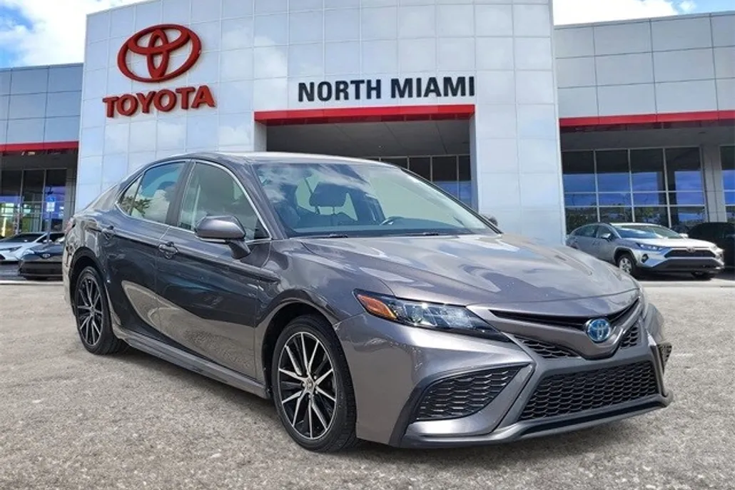 2023 Toyota Camry Hybrid SE photo 1