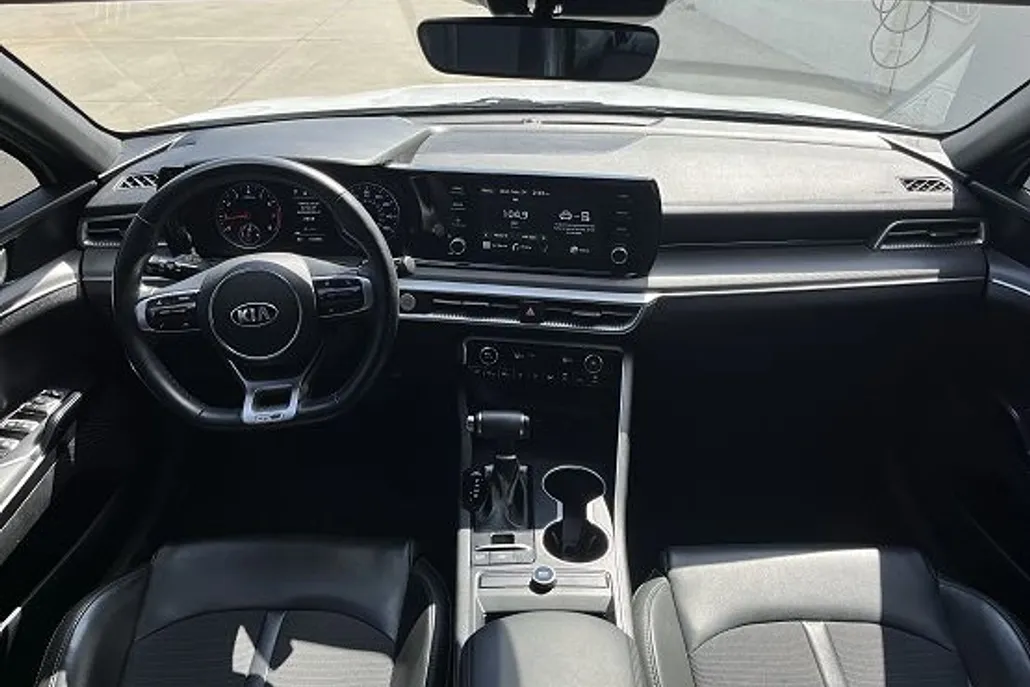2021 Kia K5 GT-Line photo 1