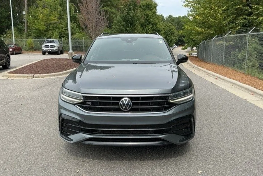 2022 Volkswagen Tiguan SE R-Line Black photo 1