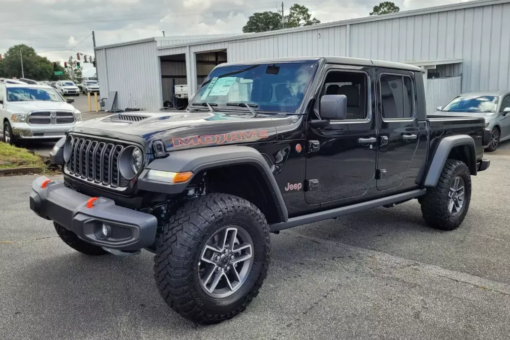 2025 Jeep Gladiator Mojave photo 1