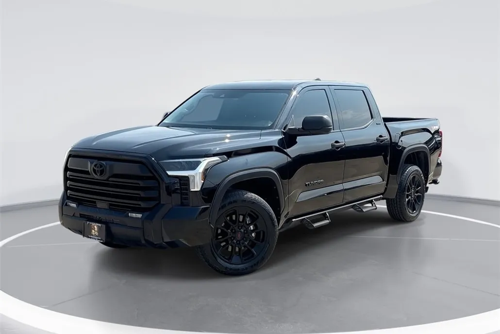 2023 Toyota Tundra SR5 photo 1