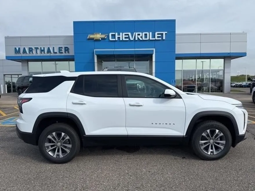 2026 Chevrolet Equinox LT photo 1
