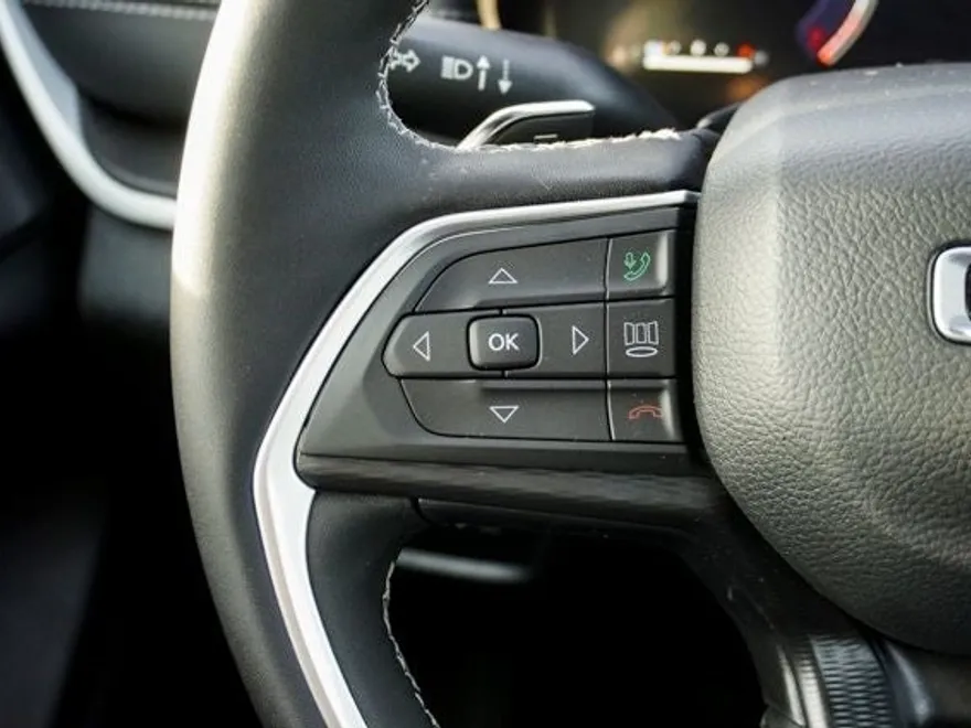 2025 Jeep Grand Cherokee Altitude photo 22