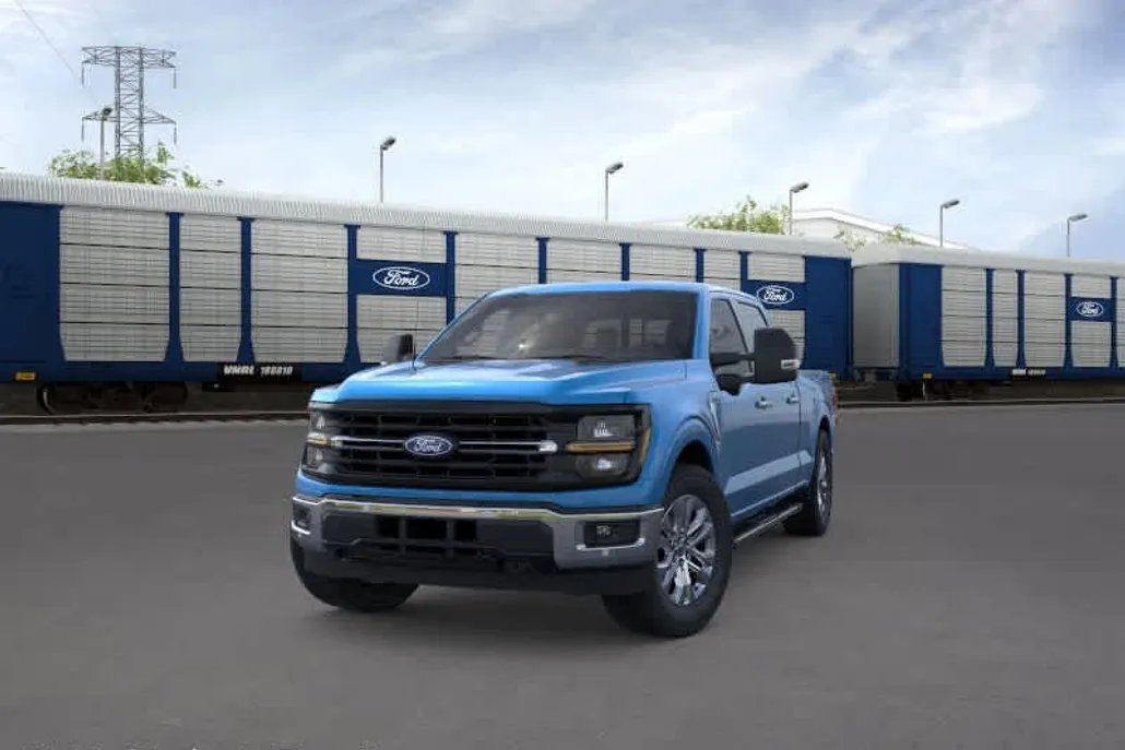 2025 Ford F-150 XLT photo 1